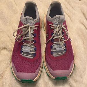 Free People On cloudultra
Rhubarb